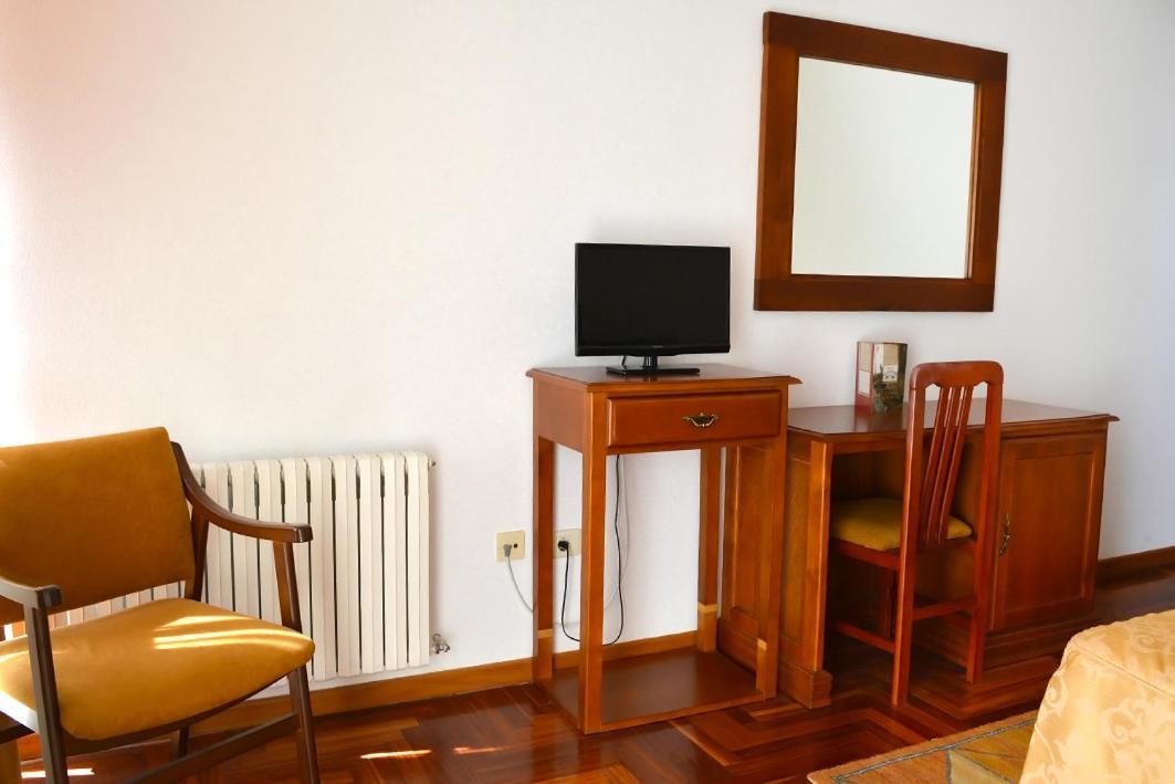 Hotel Os Caracoles Pereiro de Aguiar エクステリア 写真