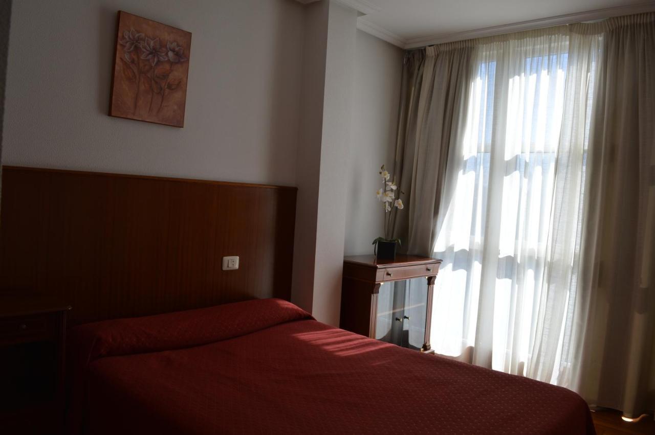 Hotel Os Caracoles Pereiro de Aguiar エクステリア 写真