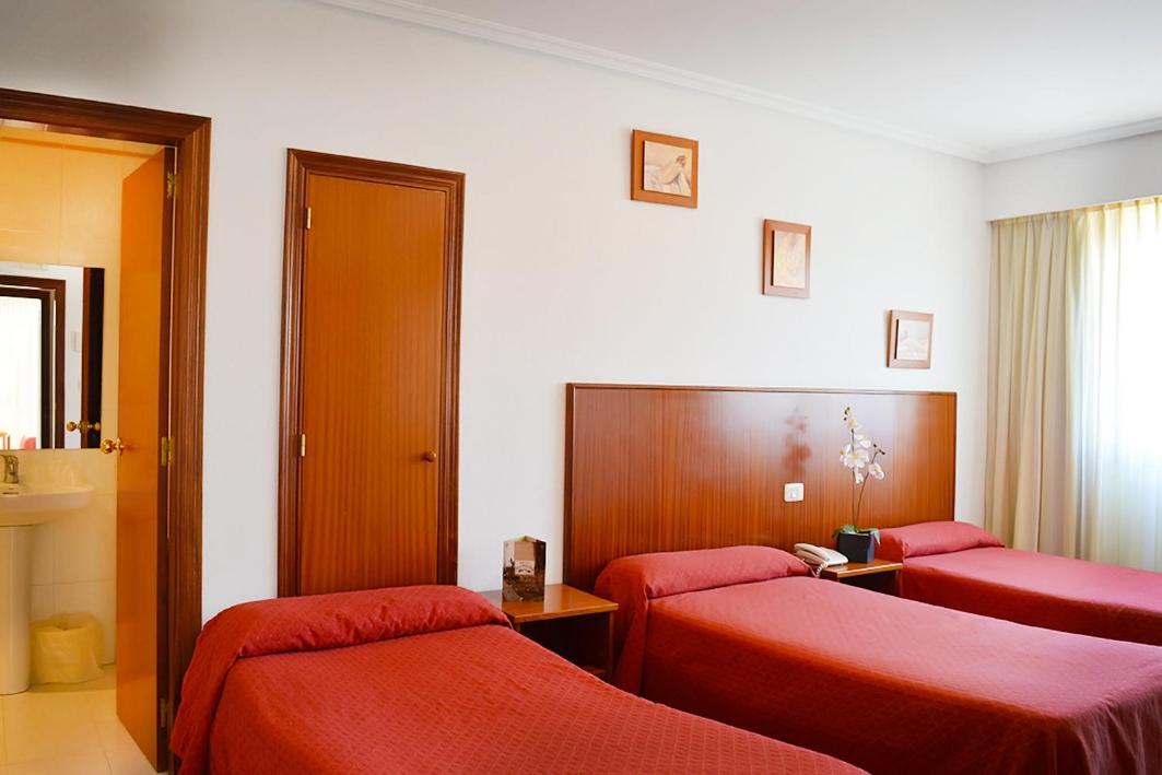Hotel Os Caracoles Pereiro de Aguiar エクステリア 写真
