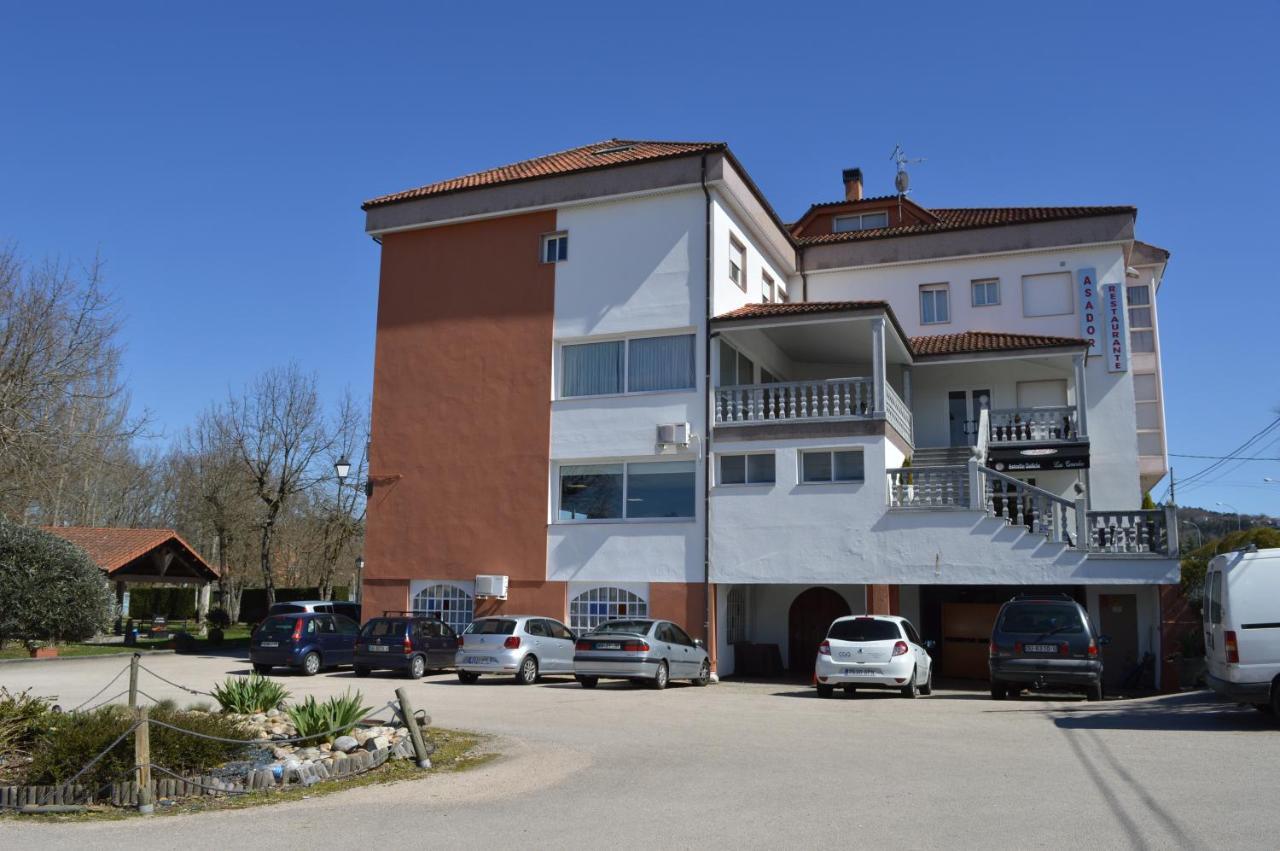 Hotel Os Caracoles Pereiro de Aguiar エクステリア 写真